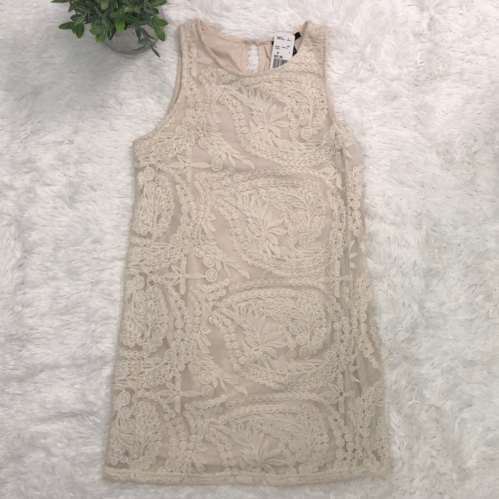 Sleeveless shift dress